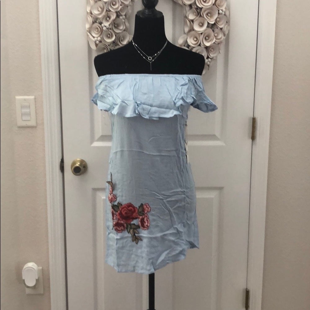 Light blue breezy off shoulder embroidered dress - Picture 4 of 8